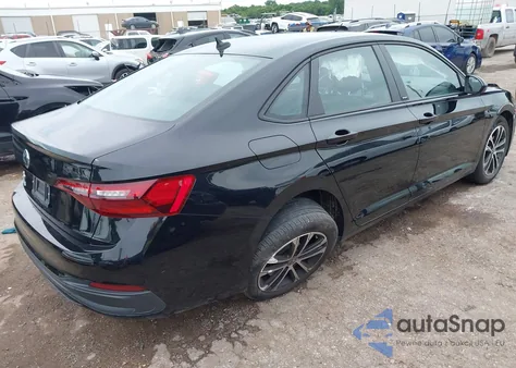 2023 Volkswagen Jetta 1.5T Sport z USA, uszkodzony, nr VIN 3VWBM7BU1PM016282